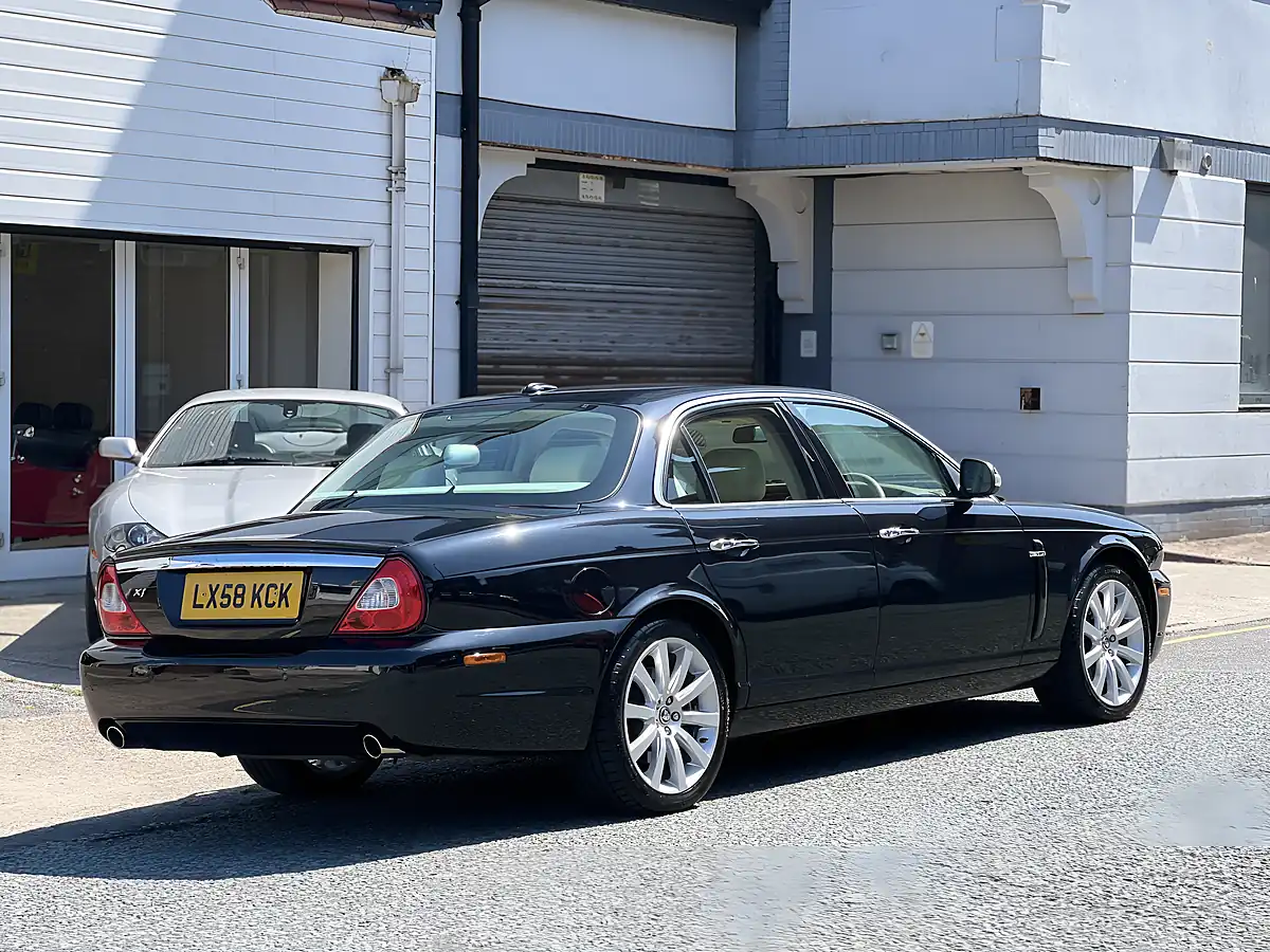 Used 2008 Jaguar Xj Black - Interior and Exterior details 10