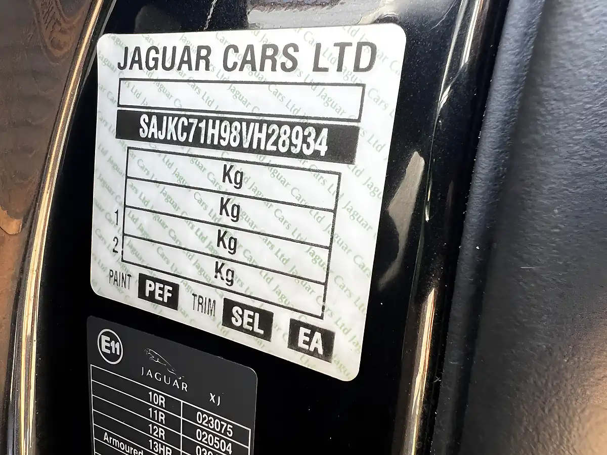Used 2008 Jaguar Xj Black - Interior and Exterior details 14