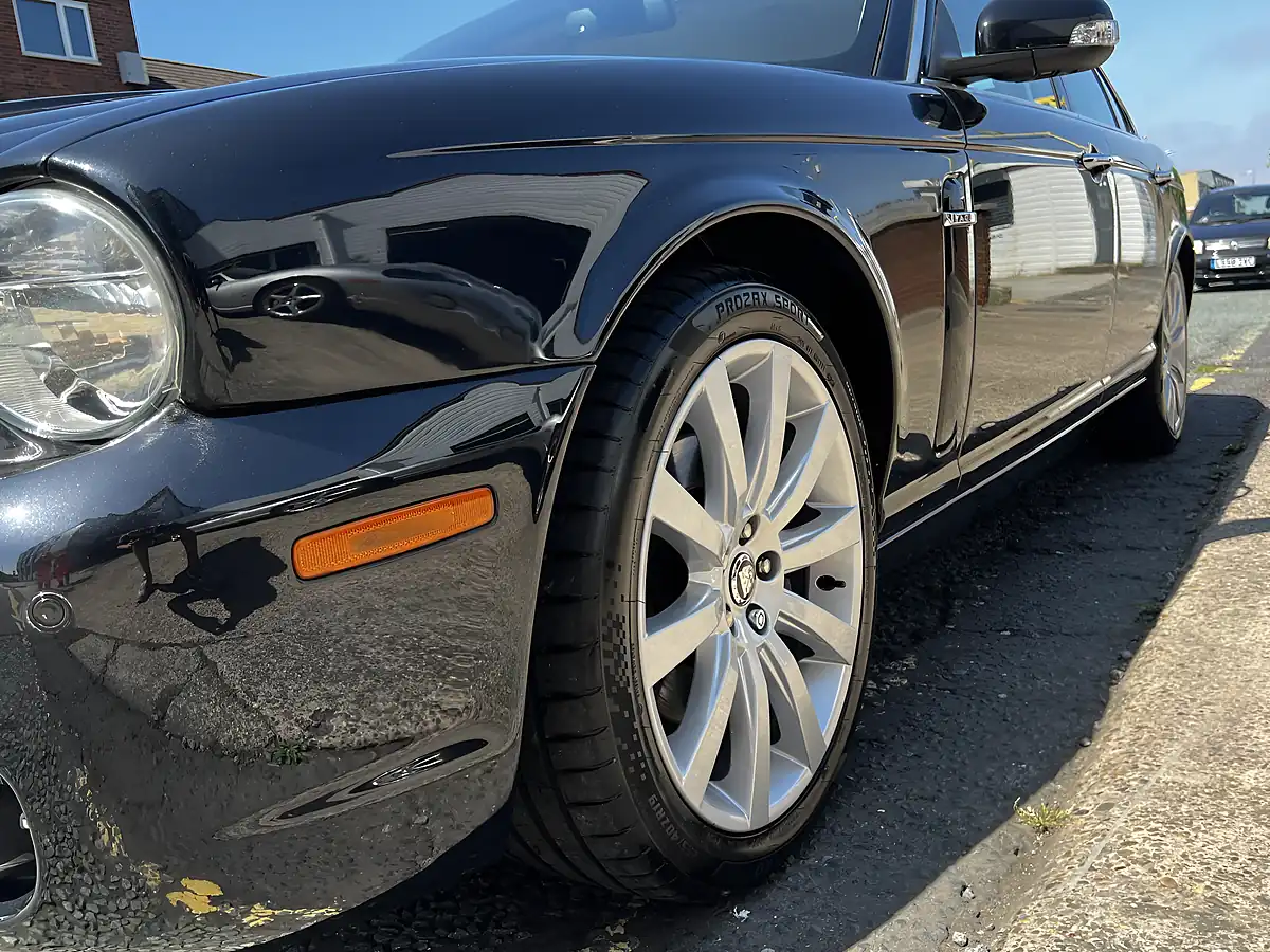 Used 2008 Jaguar Xj Black - Interior and Exterior details 18