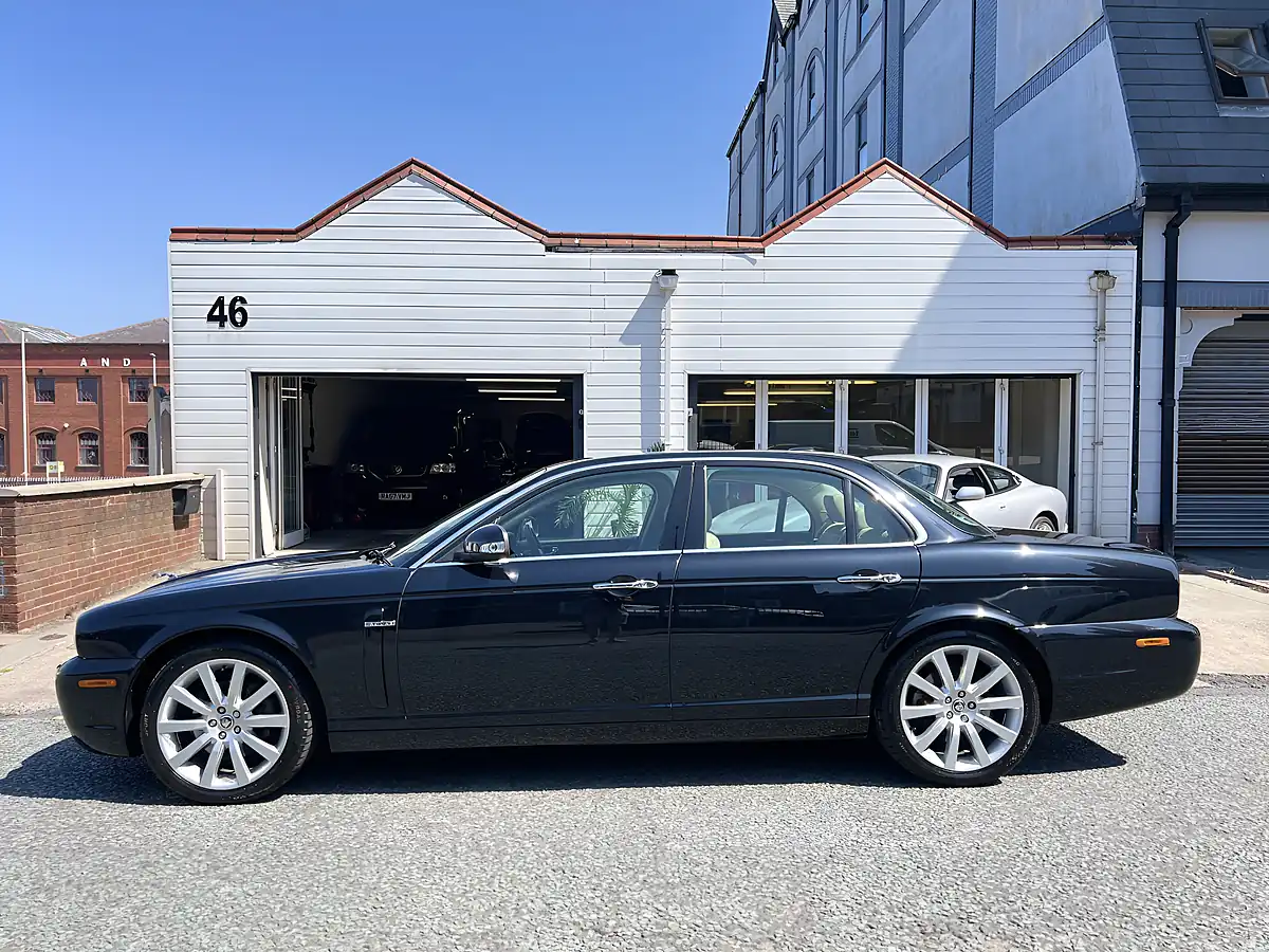 Used 2008 Jaguar Xj Black - Interior and Exterior details 2