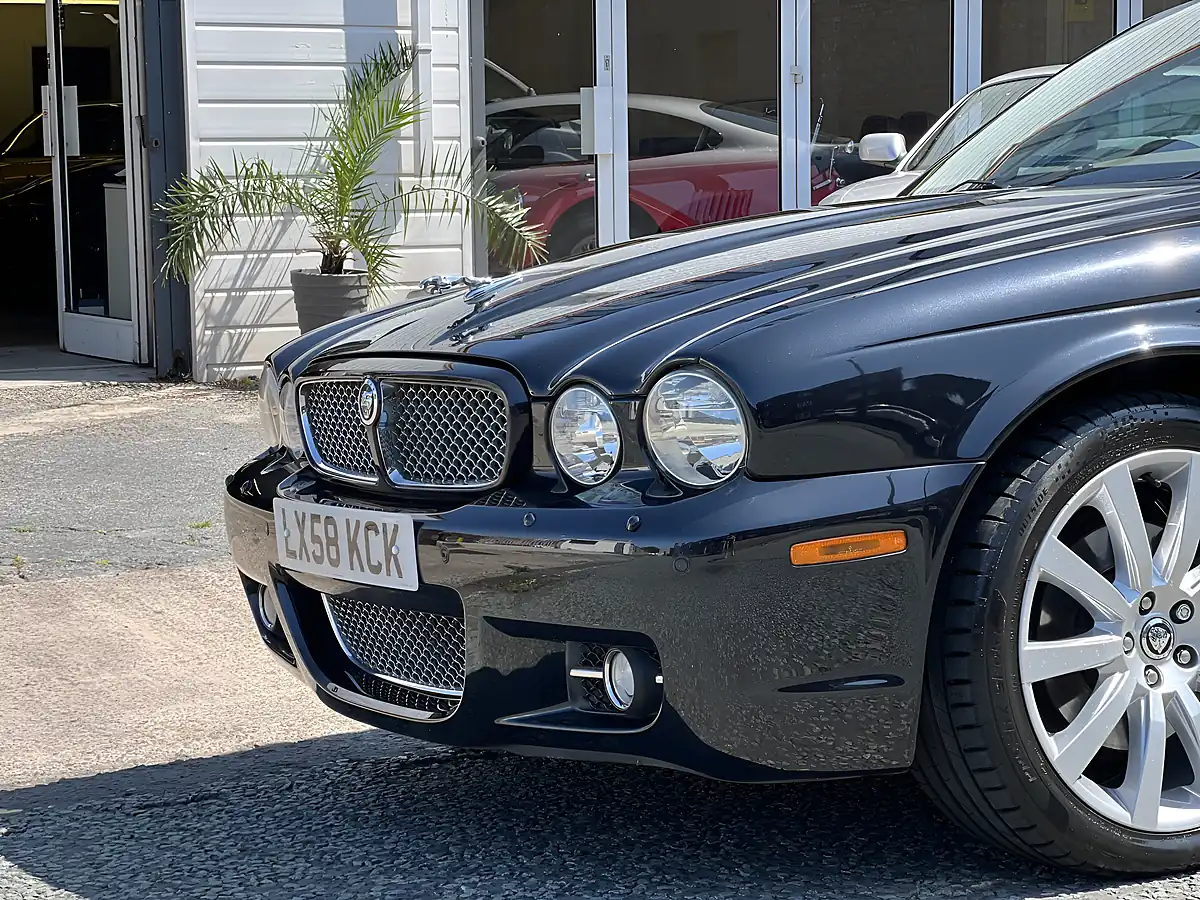 Used 2008 Jaguar Xj Black - Interior and Exterior details 6