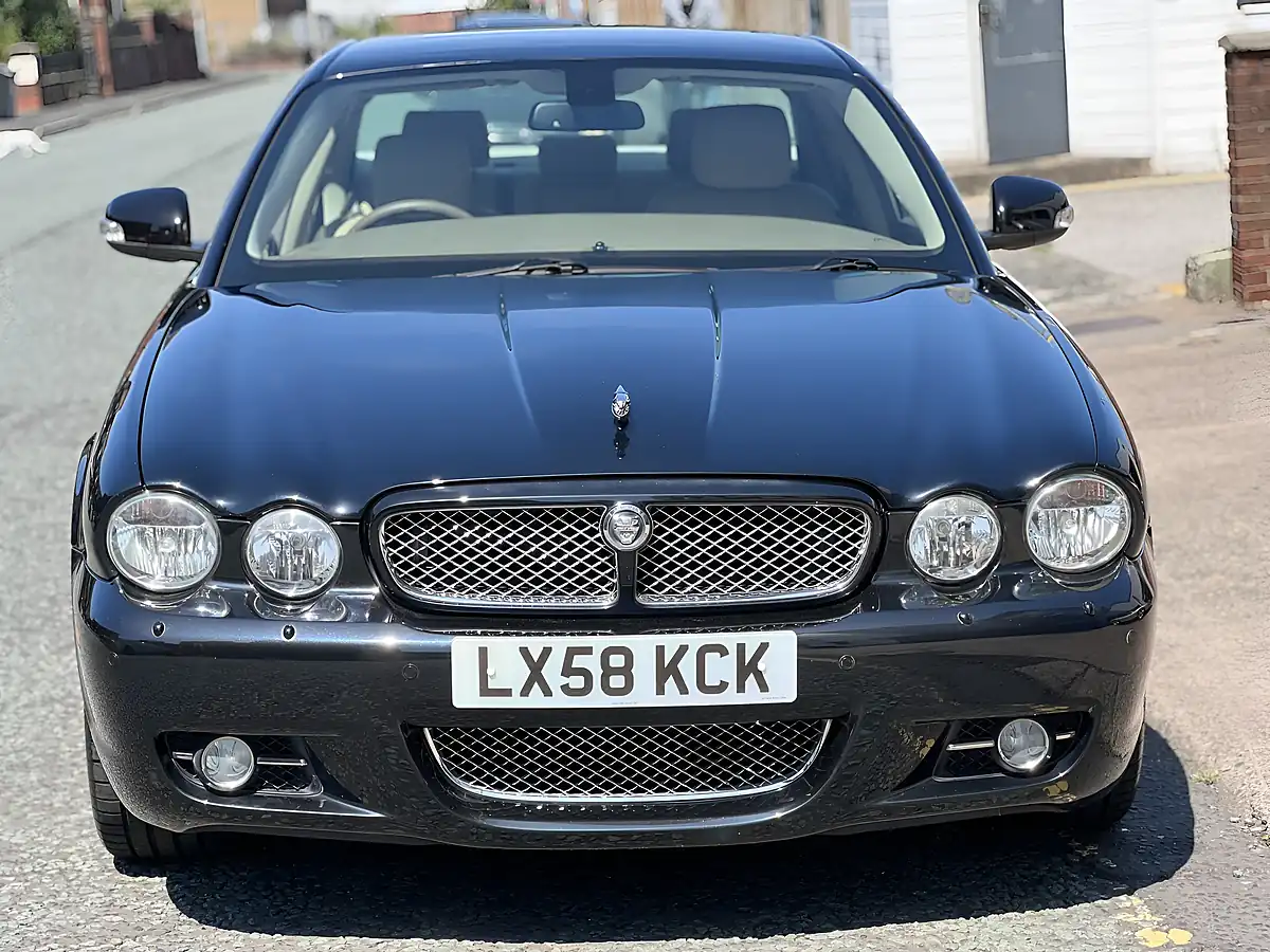Used 2008 Jaguar Xj Black - Interior and Exterior details 7