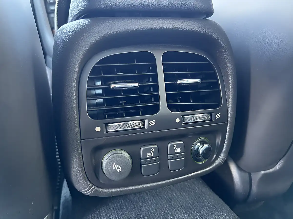 Used 2008 Jaguar Xj Sovereign Frost Blue - Interior and Exterior details 12