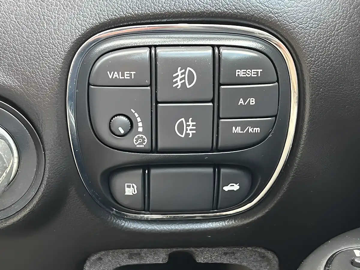 Used 2008 Jaguar Xj Sovereign Frost Blue - Interior and Exterior details 15