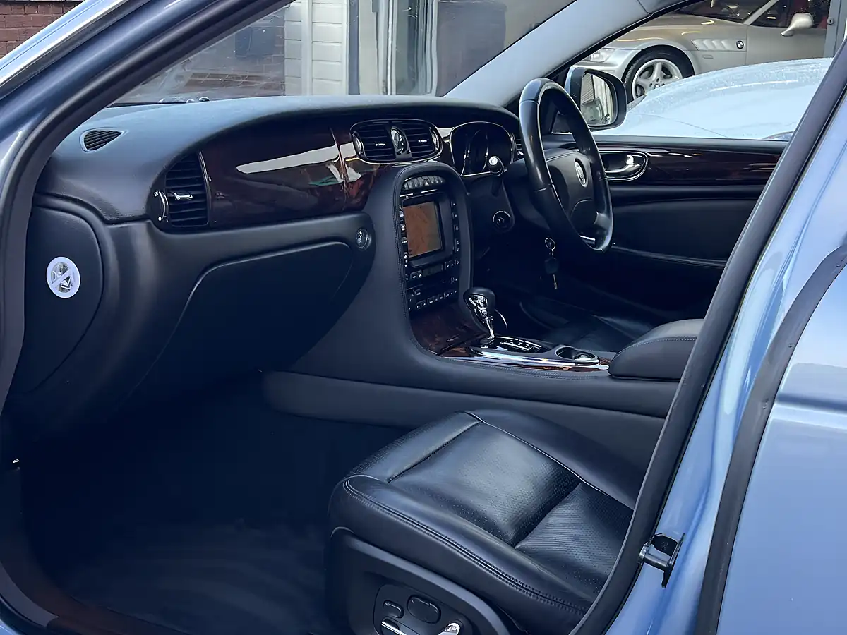 Used 2008 Jaguar Xj Sovereign Frost Blue - Interior and Exterior details 2