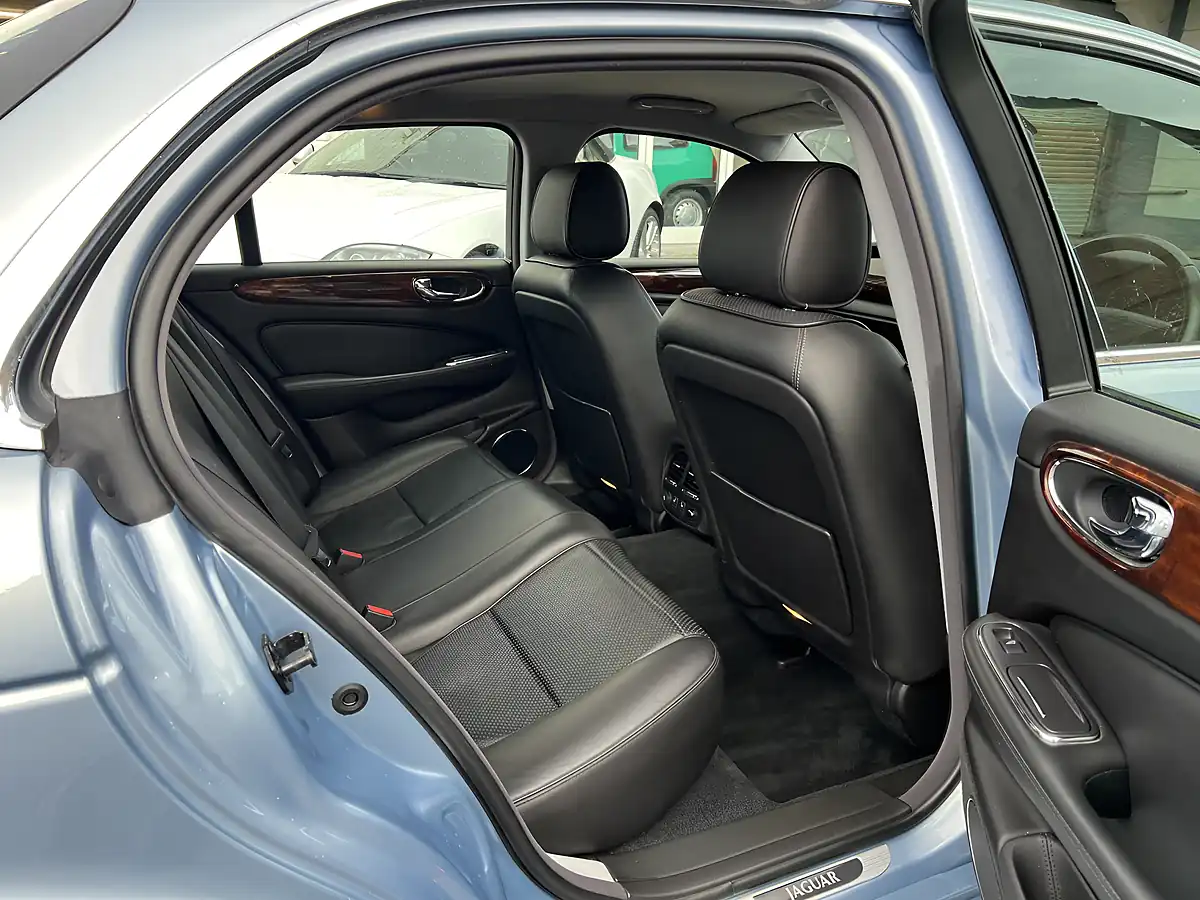 Used 2008 Jaguar Xj Sovereign Frost Blue - Interior and Exterior details 20