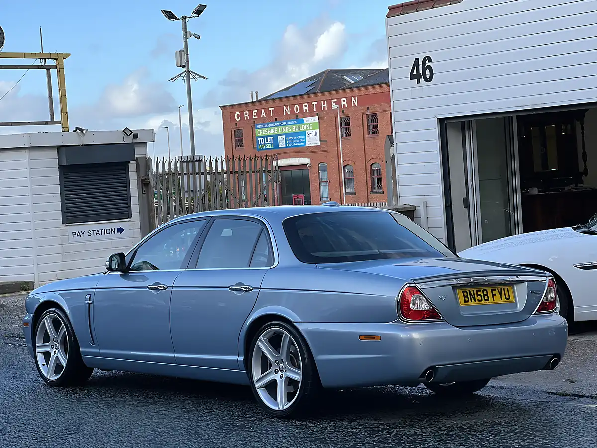 Used 2008 Jaguar Xj Sovereign Frost Blue - Interior and Exterior details 3