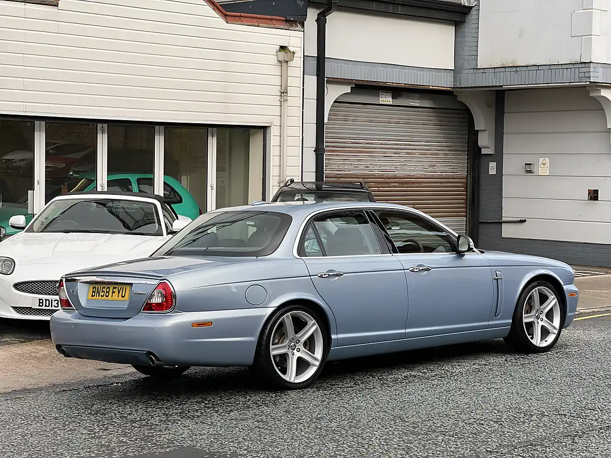 Used 2008 Jaguar Xj Sovereign Frost Blue - Interior and Exterior details 5