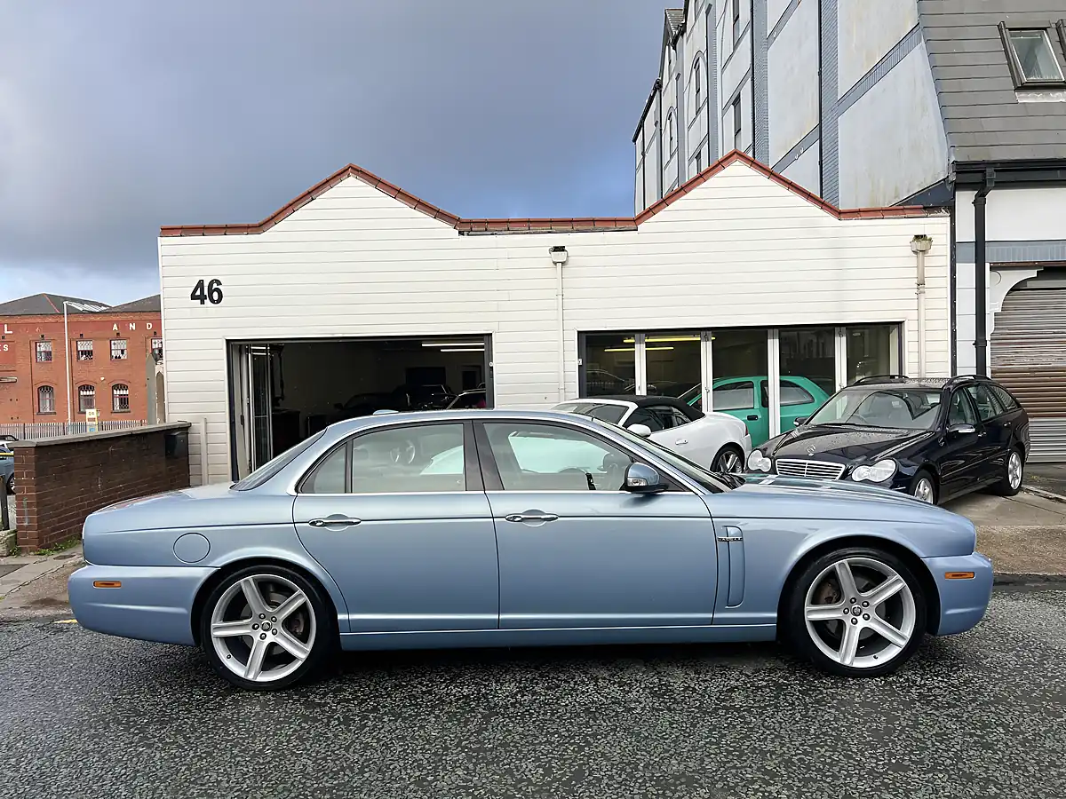 Used 2008 Jaguar Xj Sovereign Frost Blue - Interior and Exterior details 6