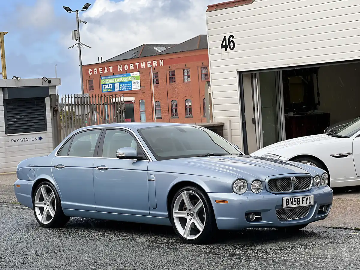 Used 2008 Jaguar Xj Sovereign Frost Blue - Interior and Exterior details 8