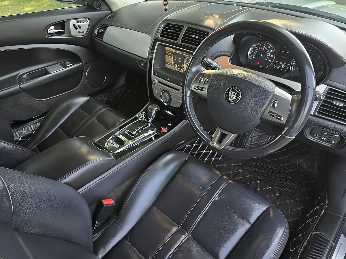 Used 2008 Jaguar Xk Silver - Interior and Exterior details 3