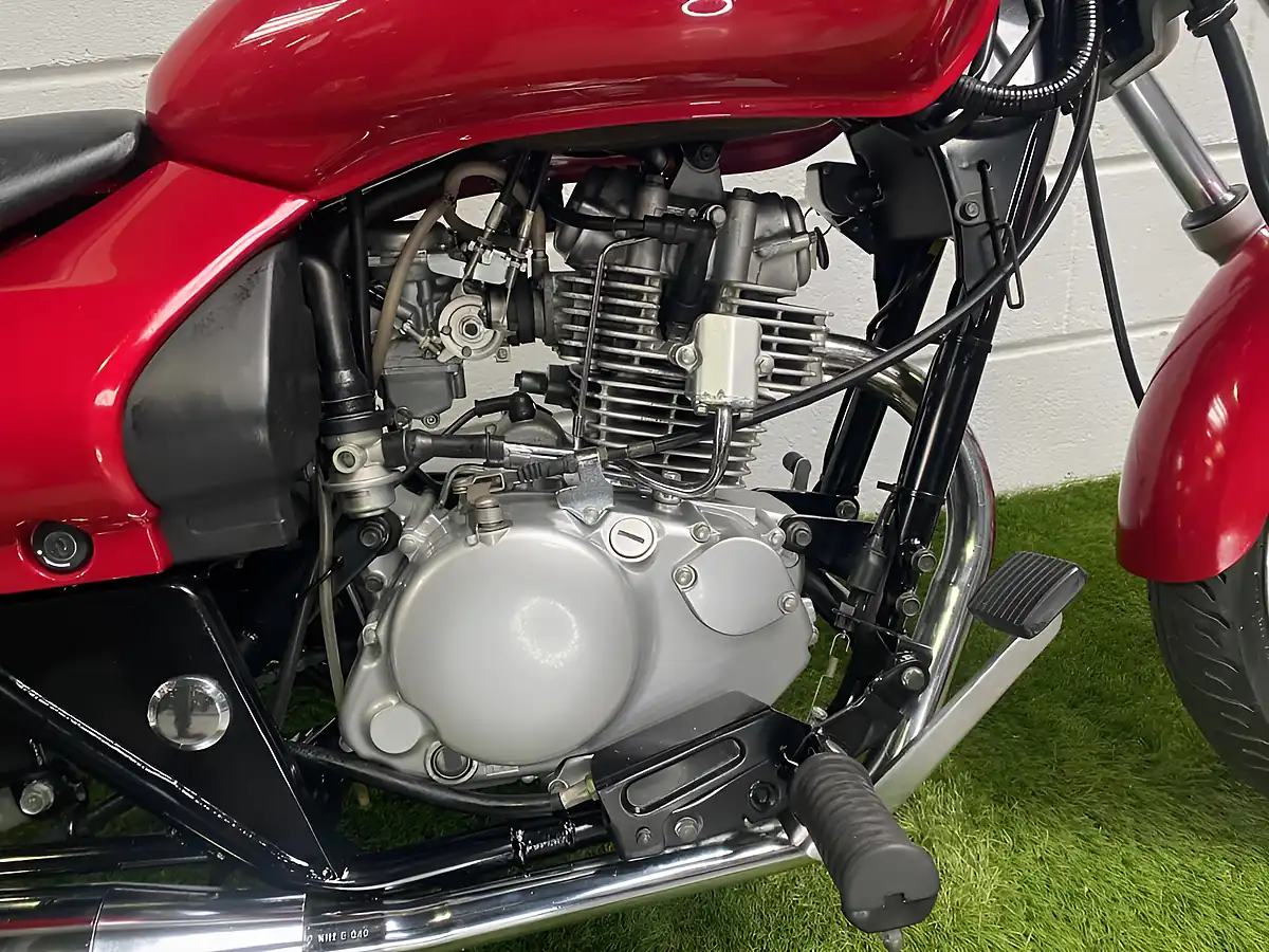 Used 2008 Kawasaki Eliminator 125 Red - Interior and Exterior details 19