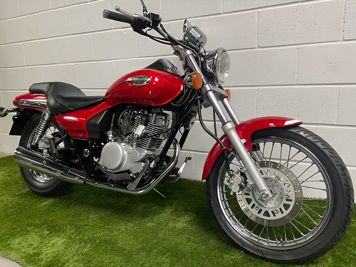 Used 2008 Kawasaki Eliminator 125 Red - Interior and Exterior details 3