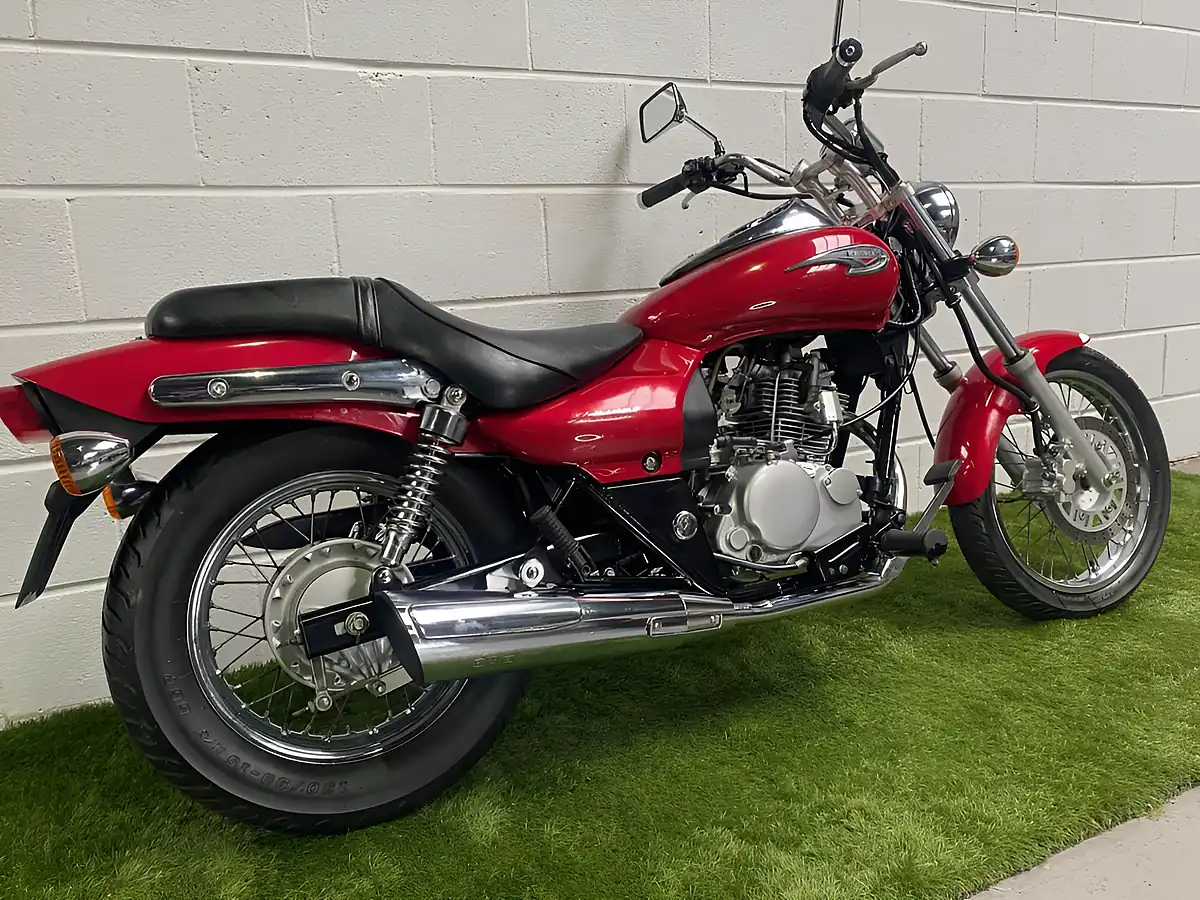 Used 2008 Kawasaki Eliminator 125 Red - Interior and Exterior details 7