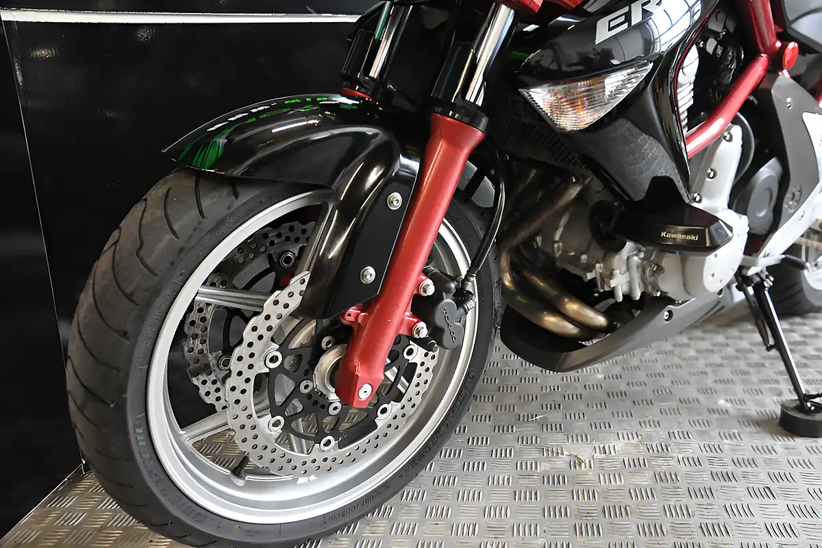 Used 2008 Kawasaki ER6-F Black - Interior and Exterior details 11