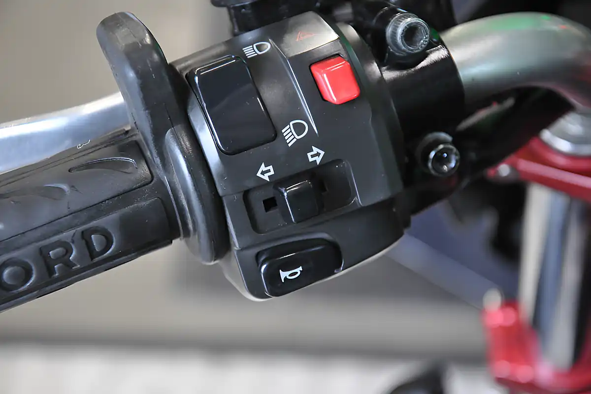 Used 2008 Kawasaki ER6-F Black - Interior and Exterior details 12