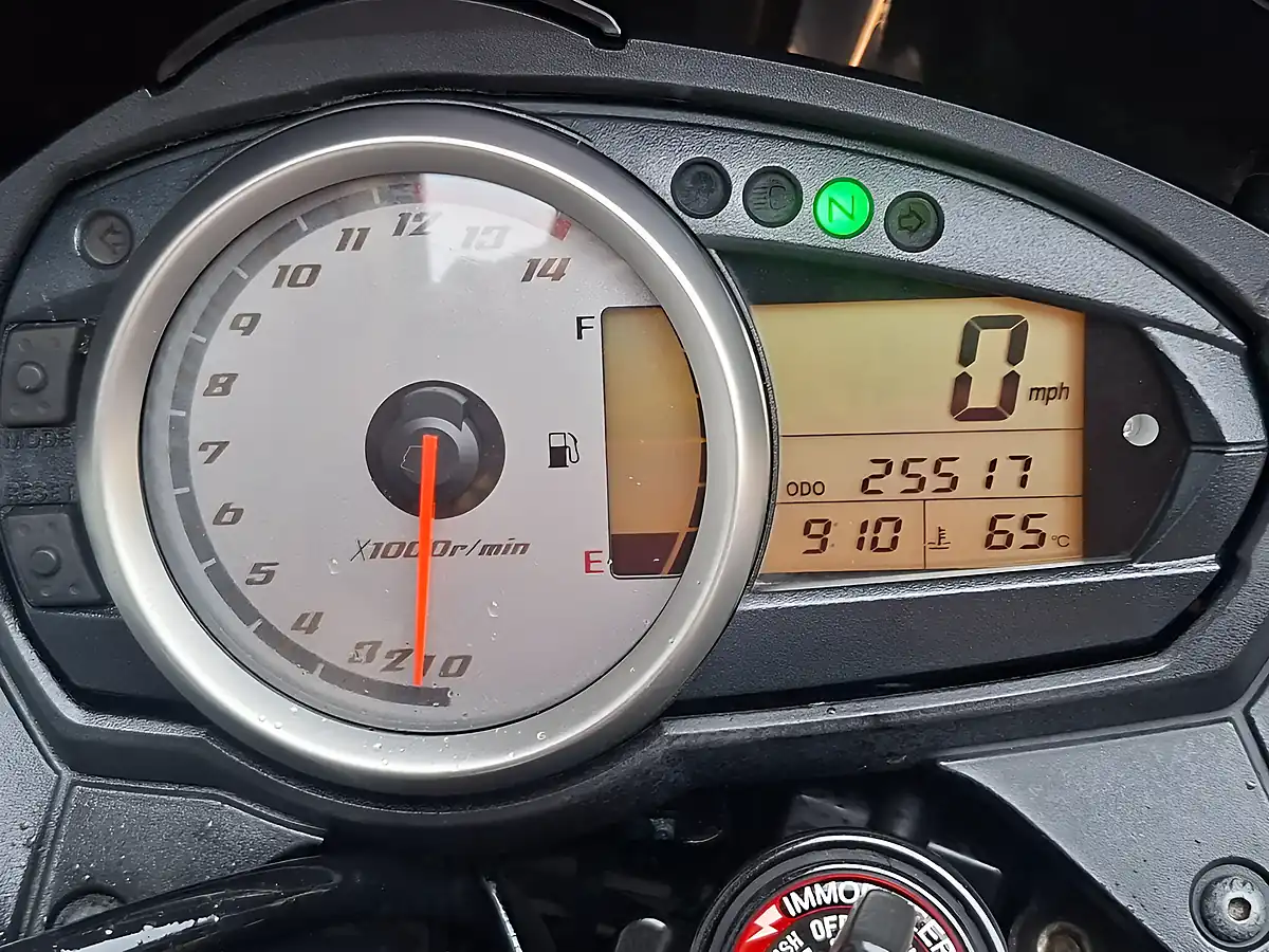 Used 2008 Kawasaki Z Abs Silver - Interior and Exterior details 12