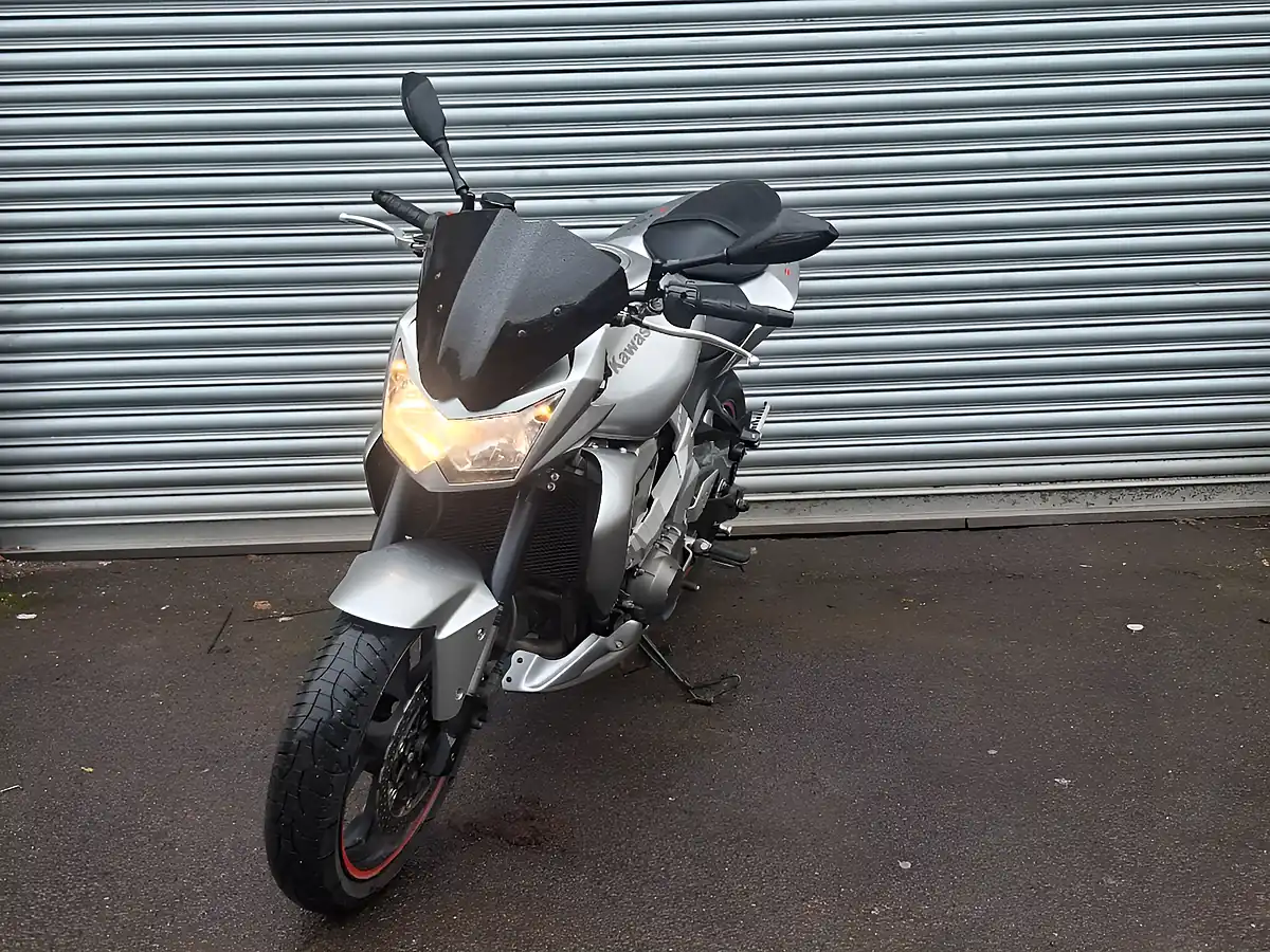 Used 2008 Kawasaki Z Abs Silver - Interior and Exterior details 4