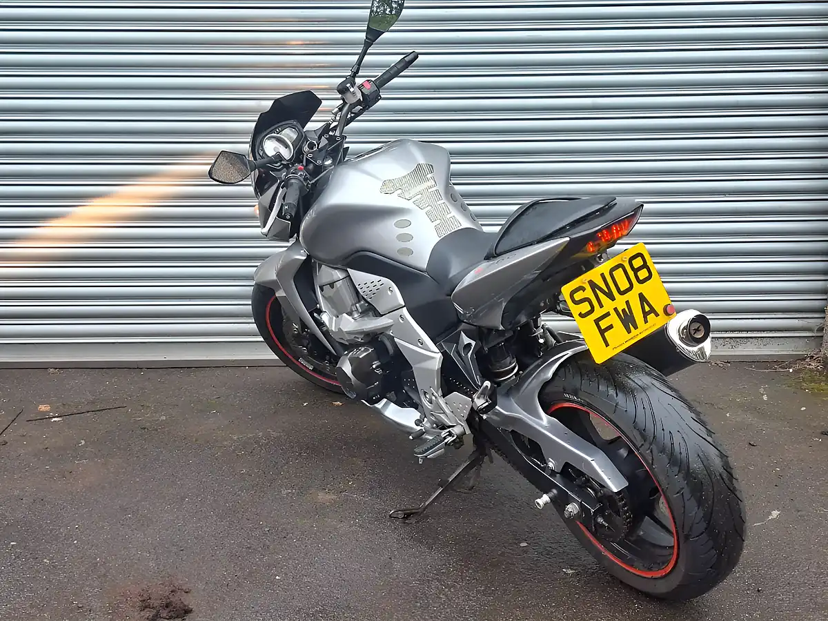 Used 2008 Kawasaki Z Abs Silver - Interior and Exterior details 8