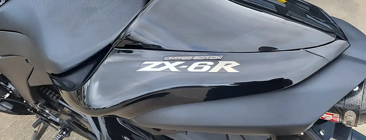 Used 2008 Kawasaki ZX-6R Gloss Black - Interior and Exterior details 10