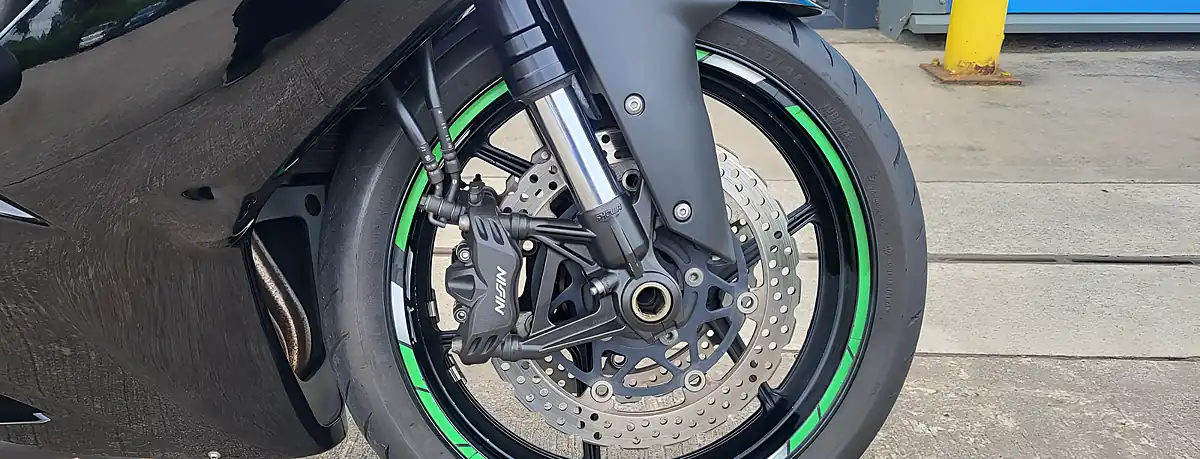 Used 2008 Kawasaki ZX-6R Gloss Black - Interior and Exterior details 3