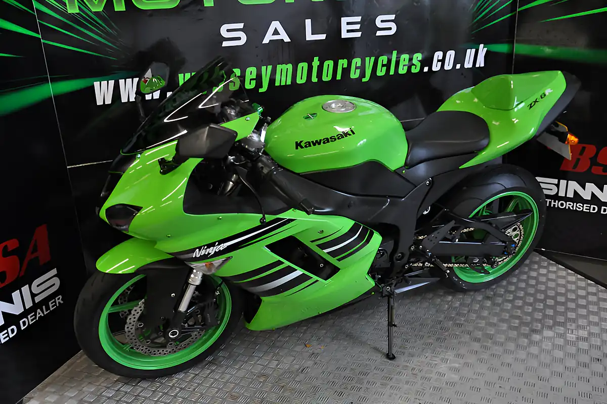 Used 2008 Kawasaki ZX-6R Wibsey Motorcycles Green - Interior and Exterior details 2