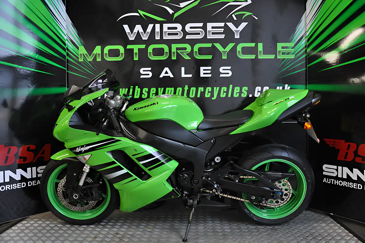 Used 2008 Kawasaki ZX-6R Wibsey Motorcycles Green - Interior and Exterior details 4