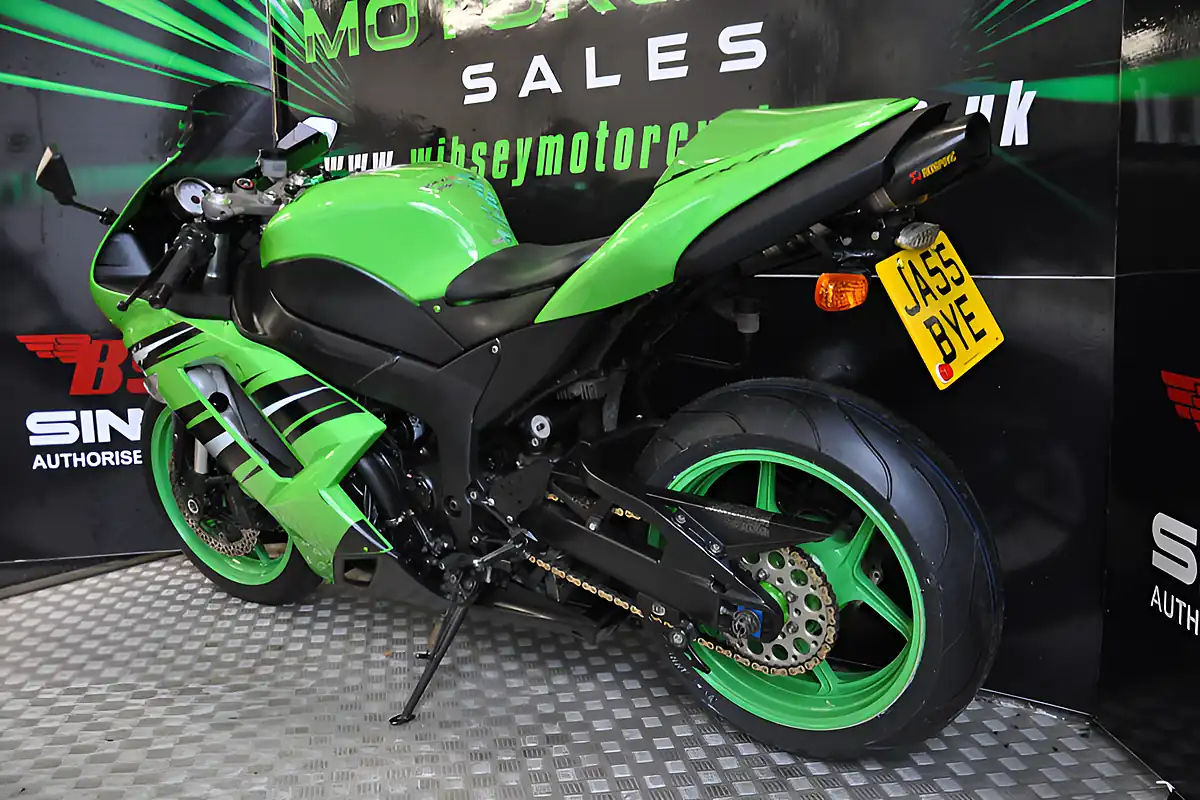 Used 2008 Kawasaki ZX-6R Wibsey Motorcycles Green - Interior and Exterior details 6
