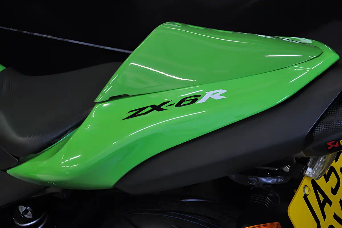Used 2008 Kawasaki ZX-6R Wibsey Motorcycles Green - Interior and Exterior details 8