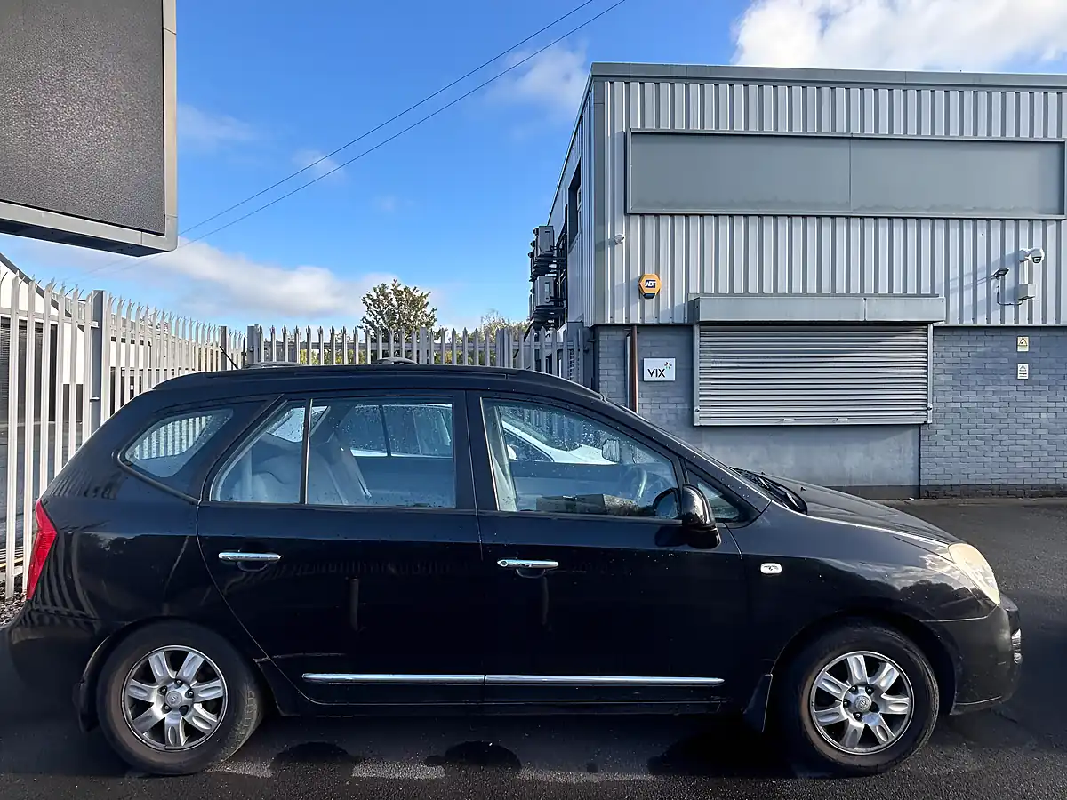 Used 2008 Kia Carens Gs Black - Interior and Exterior details 3