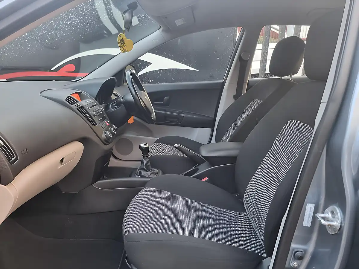 Used 2008 Kia Ceed Gs Blue - Interior and Exterior details 17