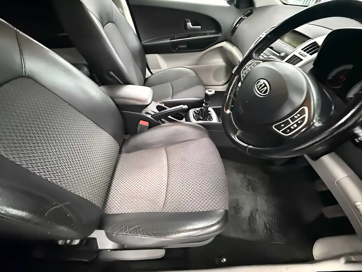 Used 2008 Kia Ceed Ls Grey - Interior and Exterior details 7