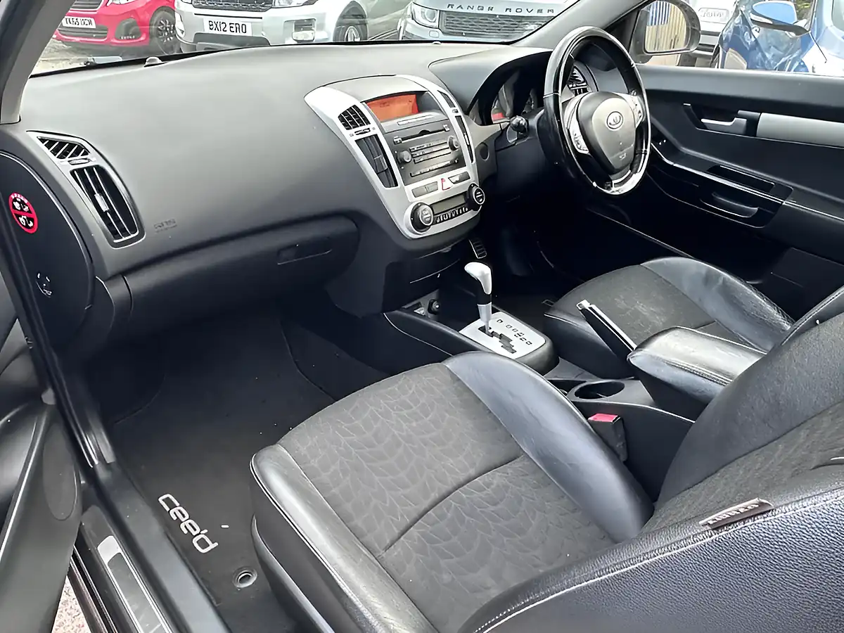 Used 2008 Kia ProCeed 3 Black - Interior and Exterior details 13