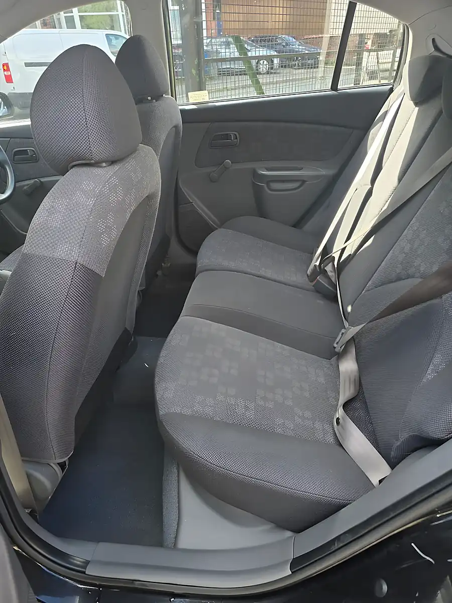 Used 2008 Kia Rio Hatchback Black - Interior and Exterior details 17