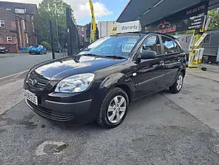 Used 2008 Kia Rio Hatchback Black - Interior and Exterior details 4