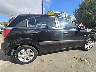 Used 2008 Kia Rio Hatchback Black - Interior and Exterior details 7