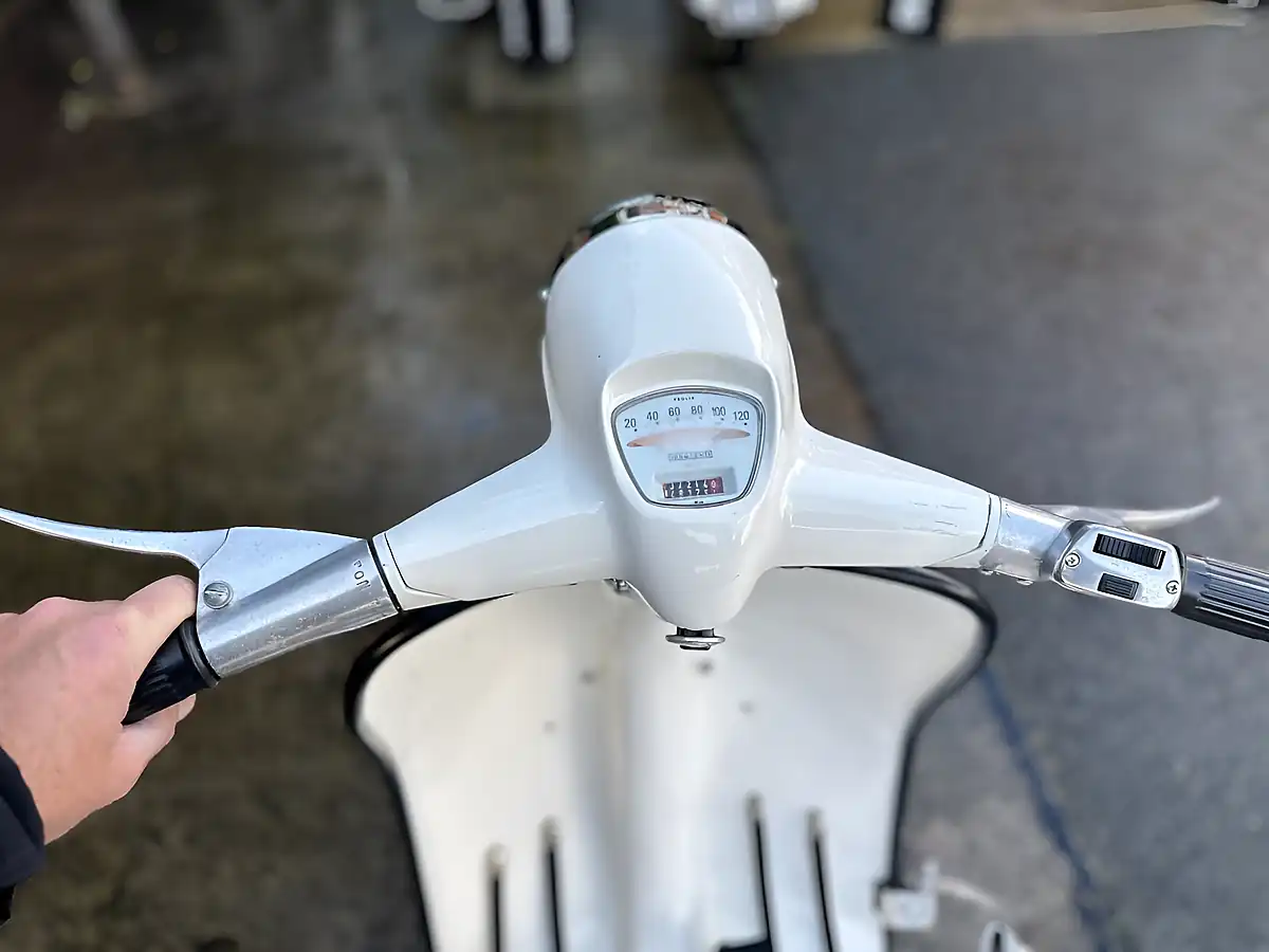 Used 2008 Lambretta Li 125 White/Orange - Interior and Exterior details 12