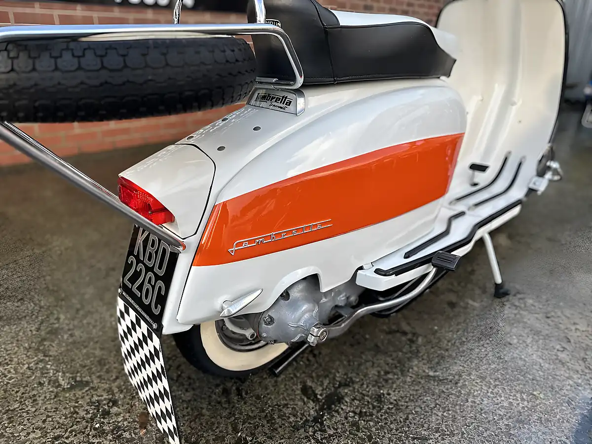 Used 2008 Lambretta Li 125 White/Orange - Interior and Exterior details 18