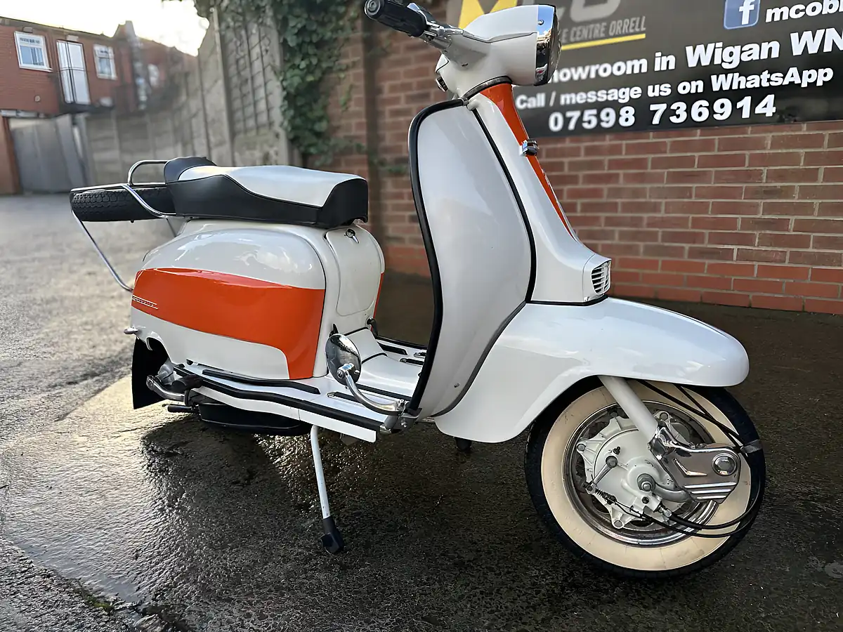 Used 2008 Lambretta Li 125 White/Orange - Interior and Exterior details 2