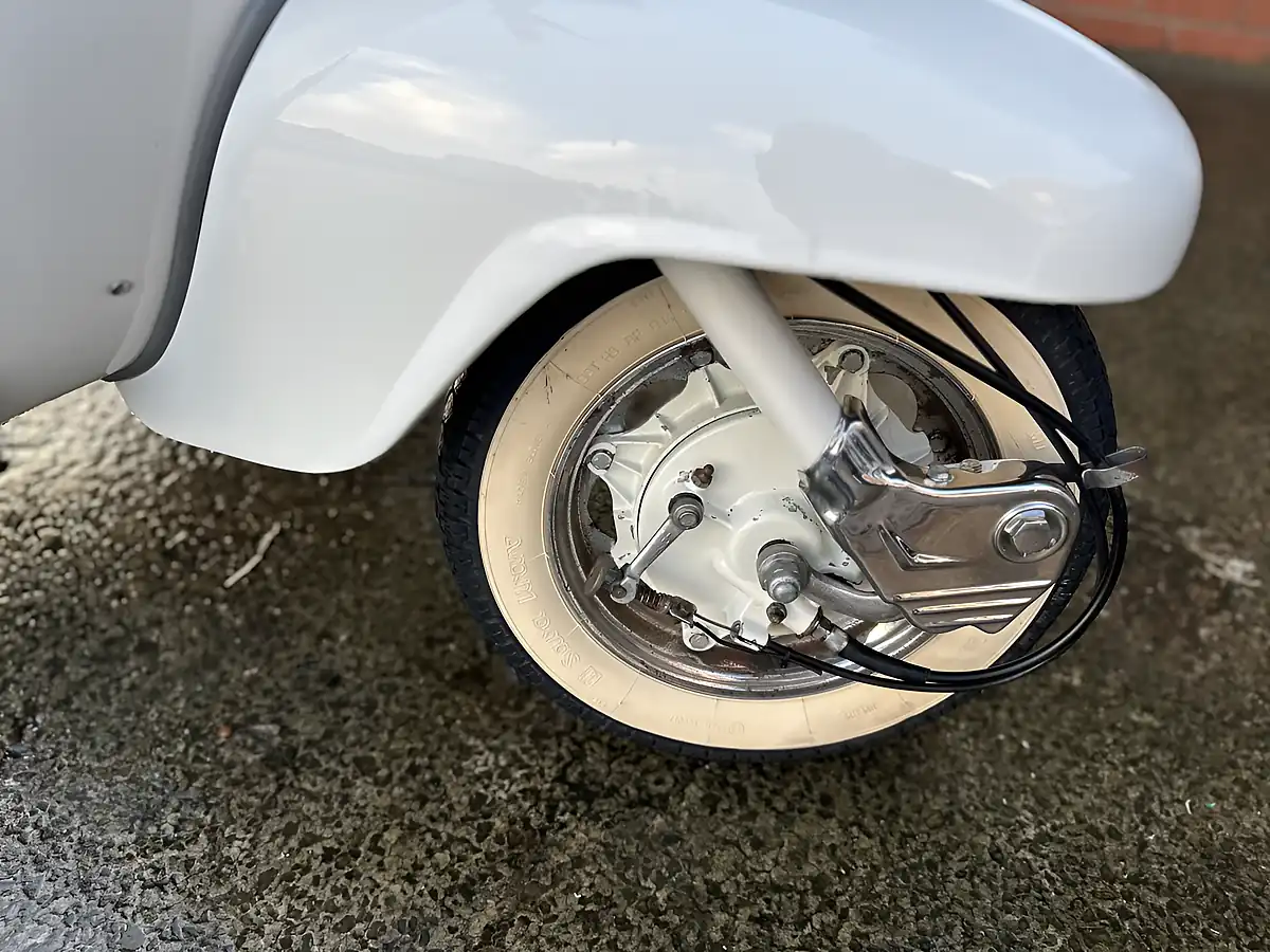 Used 2008 Lambretta Li 125 White/Orange - Interior and Exterior details 3