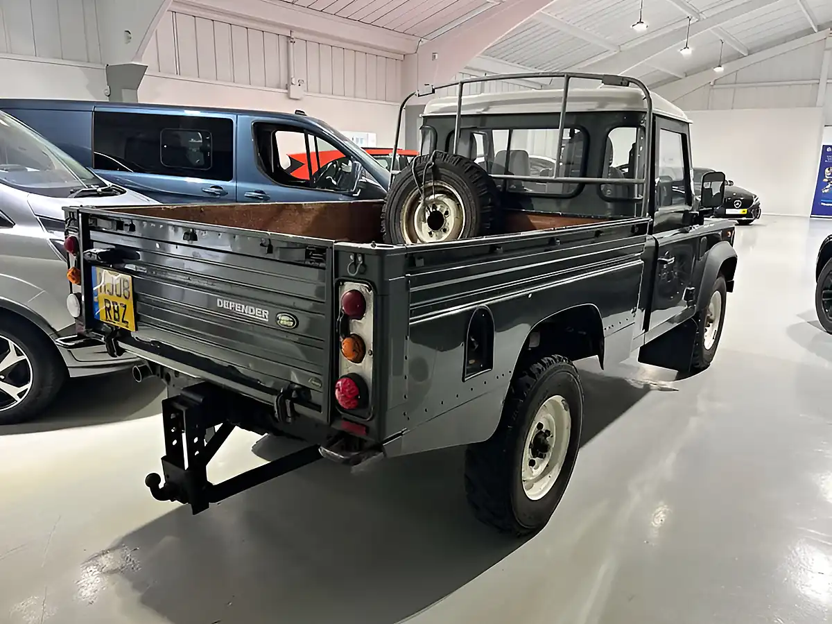 Used 2008 Land Rover Defender 110 High Capacity Double Cab Pick Up 4WD Green - Interior and Exterior details 10