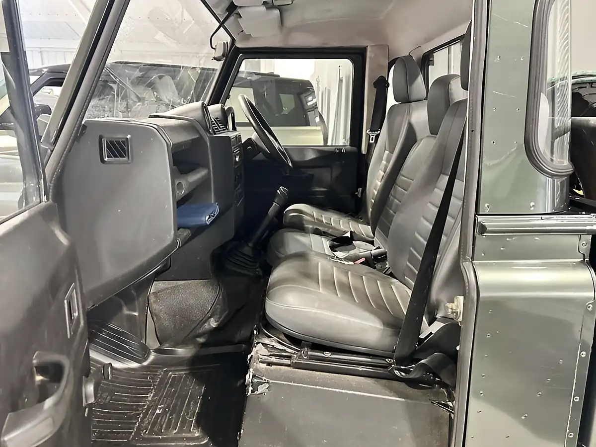 Used 2008 Land Rover Defender 110 High Capacity Double Cab Pick Up 4WD Green - Interior and Exterior details 14