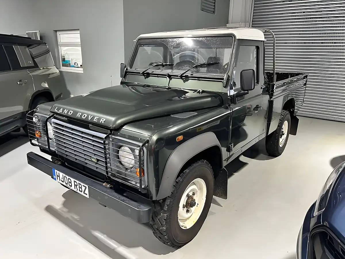 Used 2008 Land Rover Defender 110 High Capacity Double Cab Pick Up 4WD Green - Interior and Exterior details 3
