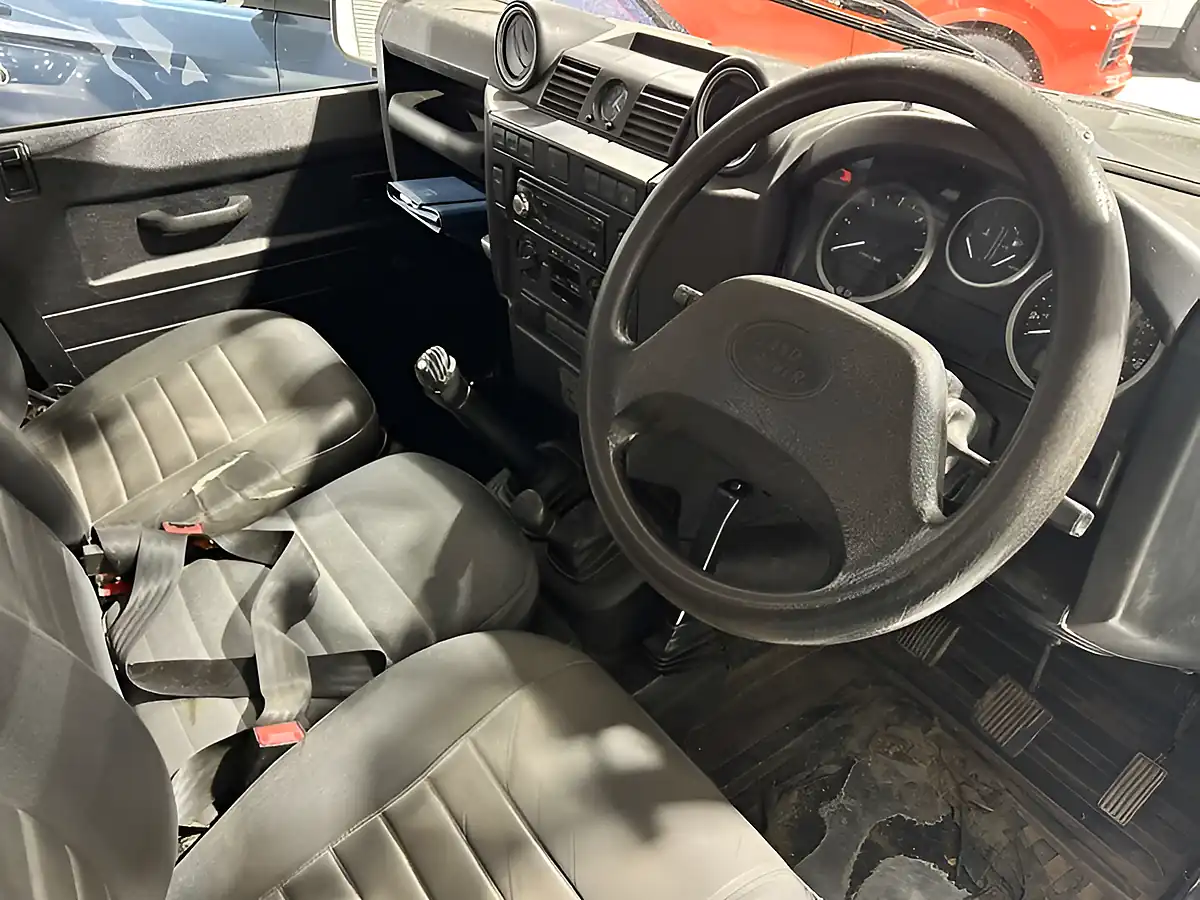 Used 2008 Land Rover Defender 110 High Capacity Double Cab Pick Up 4WD Green - Interior and Exterior details 9