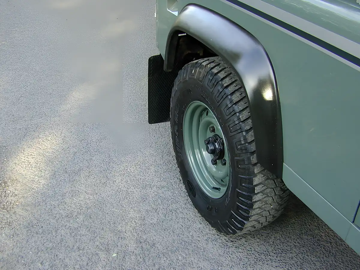 Used 2008 Land Rover Defender 90 Special Specification Green - Interior and Exterior details 10