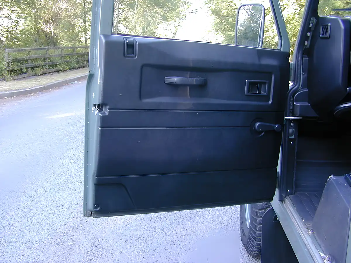 Used 2008 Land Rover Defender 90 Special Specification Green - Interior and Exterior details 14