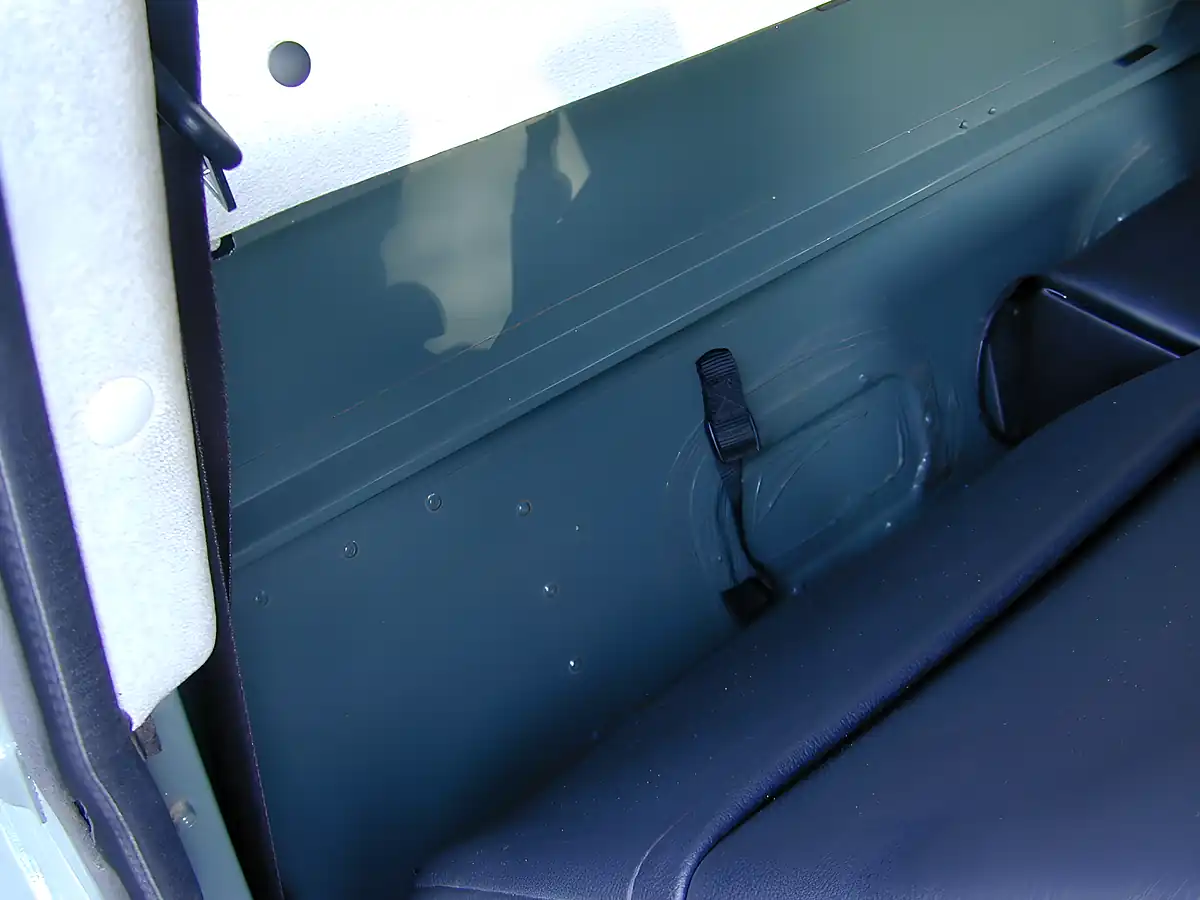 Used 2008 Land Rover Defender 90 Special Specification Green - Interior and Exterior details 17