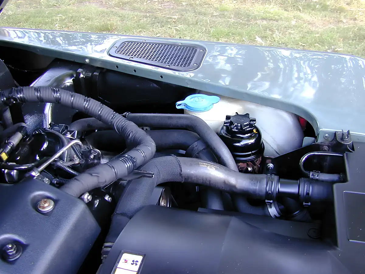Used 2008 Land Rover Defender 90 Special Specification Green - Interior and Exterior details 19
