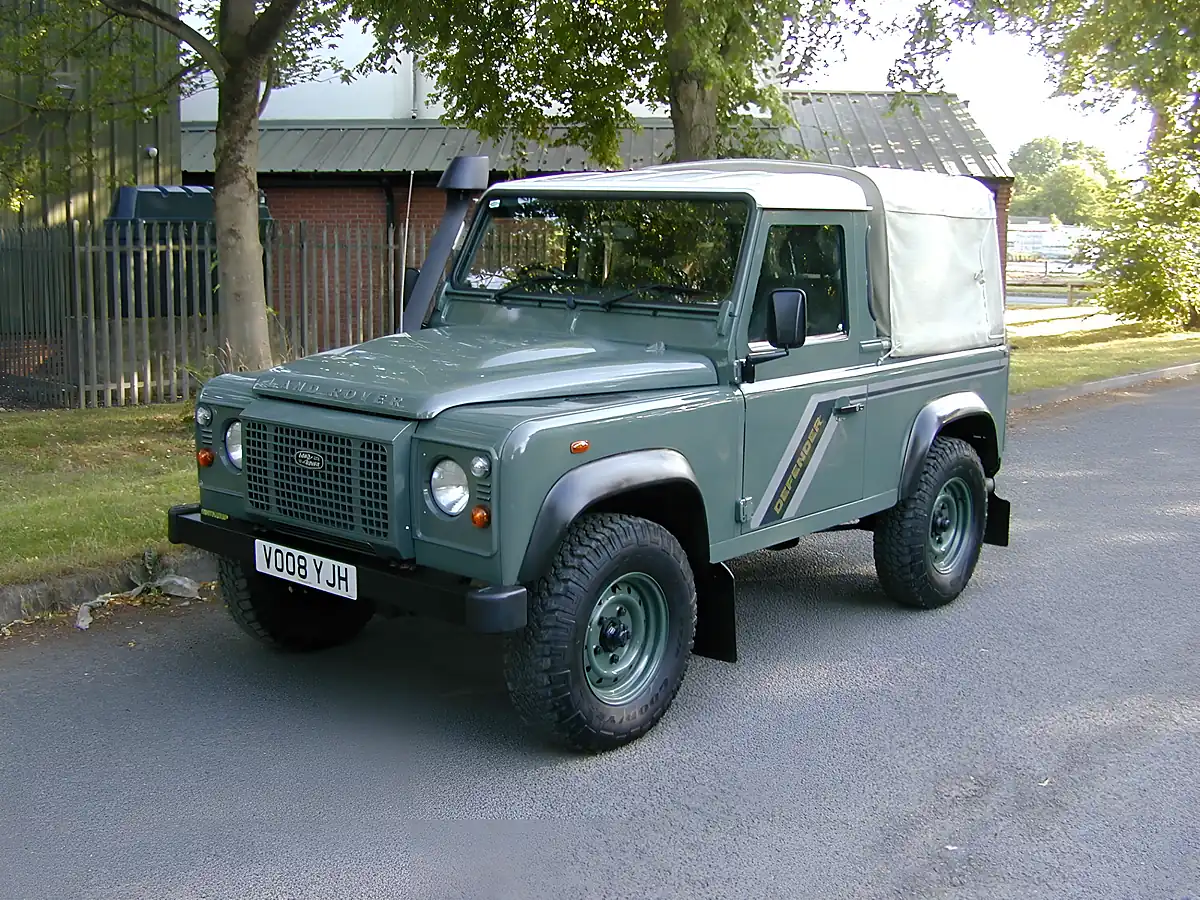 Used 2008 Land Rover Defender 90 Special Specification Green - Interior and Exterior details 8