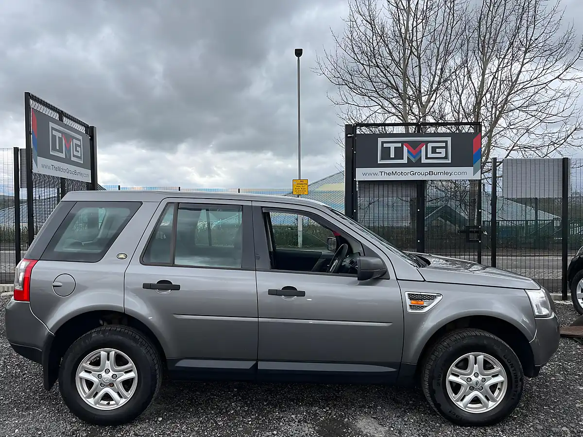 Used 2008 Land Rover Freelander 2 S Grey - Interior and Exterior details 7